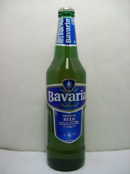 Пиво с синей этикеткой. Пиво с голубой этикеткой. Пиво в зеленой бутылке. Пиво бутылочное в синей бутылке. Бутылочное пиво с зеленой этикеткой.