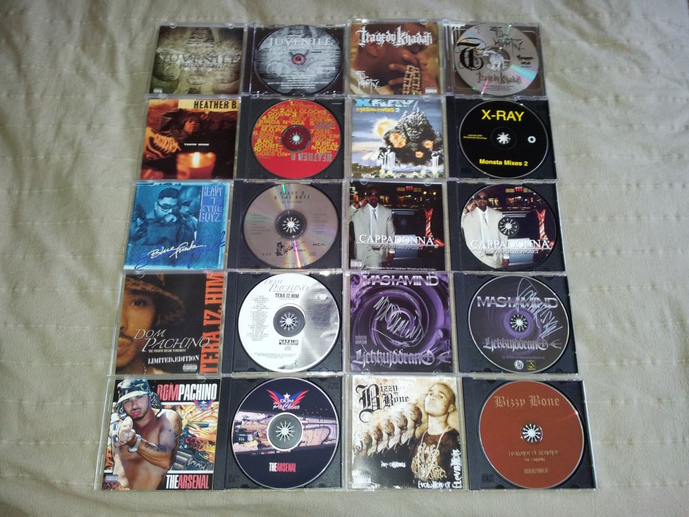Носители группы 1. CD диск u2 2000. CD диск u 2. Горбушка диски. Диски Горбушка сборники.